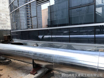 空調(diào)外機組管道保溫工程施工現(xiàn)場圖